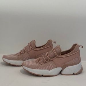 Avre Infinity Guide Sneaker (Blush Color)